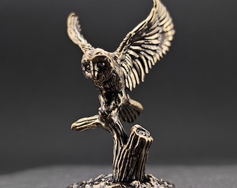 Escultura de búho en miniatura de latón: adorno artesanal de fauna silvestre para la decoración del hogar