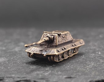 Mini Brass Maus Super Heavy Tank – WWII German Tank Diorama Accessory
