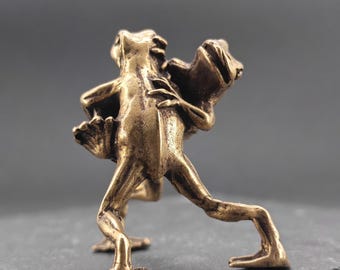 Vintage Brass Wrestling Frog Figurine – Whimsical Desktop Sculpture for Collectors or Frog Lovers