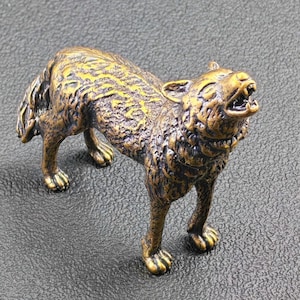 Howling Wolf Messing Figur - Symbolische Skulptur für Schreibtisch, Regal, rustikale Einrichtung oder Sammler Geschenk
