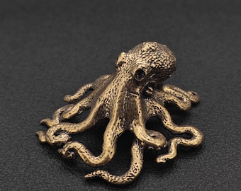 Handcrafted Brass Octopus Figurine – Vintage Marine Sculpture for Desk, Shelf or Nautical Decor