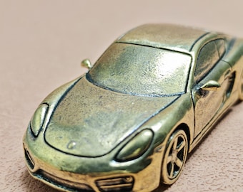 Handcrafted Vintage Brass Car Figurine – Classic Miniature Model for Stylish Desk Display and Home Decoration