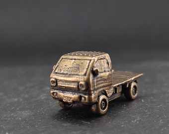 Brass Wuling Hongguang Truck – Miniature Collectible Vehicle