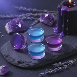 Peut inclure: Panneau en bois rustique avec l'inscription "Welcome to our home" en lettres blanches. Le panneau présente une finition vieillie et un design simple et accueillant, idéal pour la décoration d'entrée.