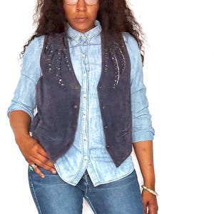 WILLOW NEW YORK Lata 90. XX wieku, kowbojski western Carter inspirowany niebieskim zamszem, cekinami i koralikami, kamizelka Rozmiar
