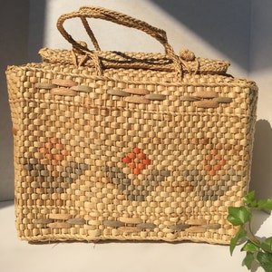 VINTAGE VAULT 1970s Woven Natural Rattan Straw Wicker Shopper Tote Satchel Super large image 1