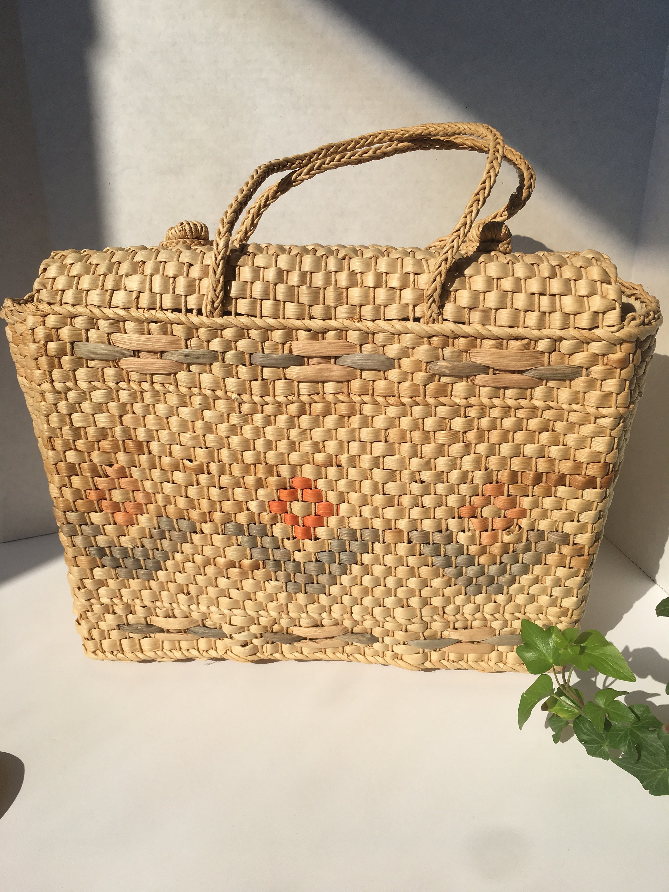 VINTAGE VAULT 1970s Woven Natural Rattan Straw Wicker Shopper Tote ...
