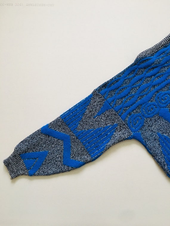 ADELE KNITWEAR 1980s 3D Abstract Blue and Gray Te… - image 7