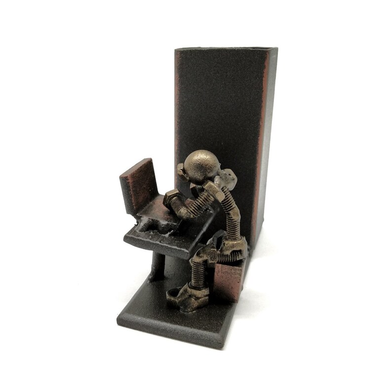 geek pen holder