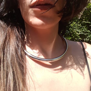 Continuous Hoop Choker image 3