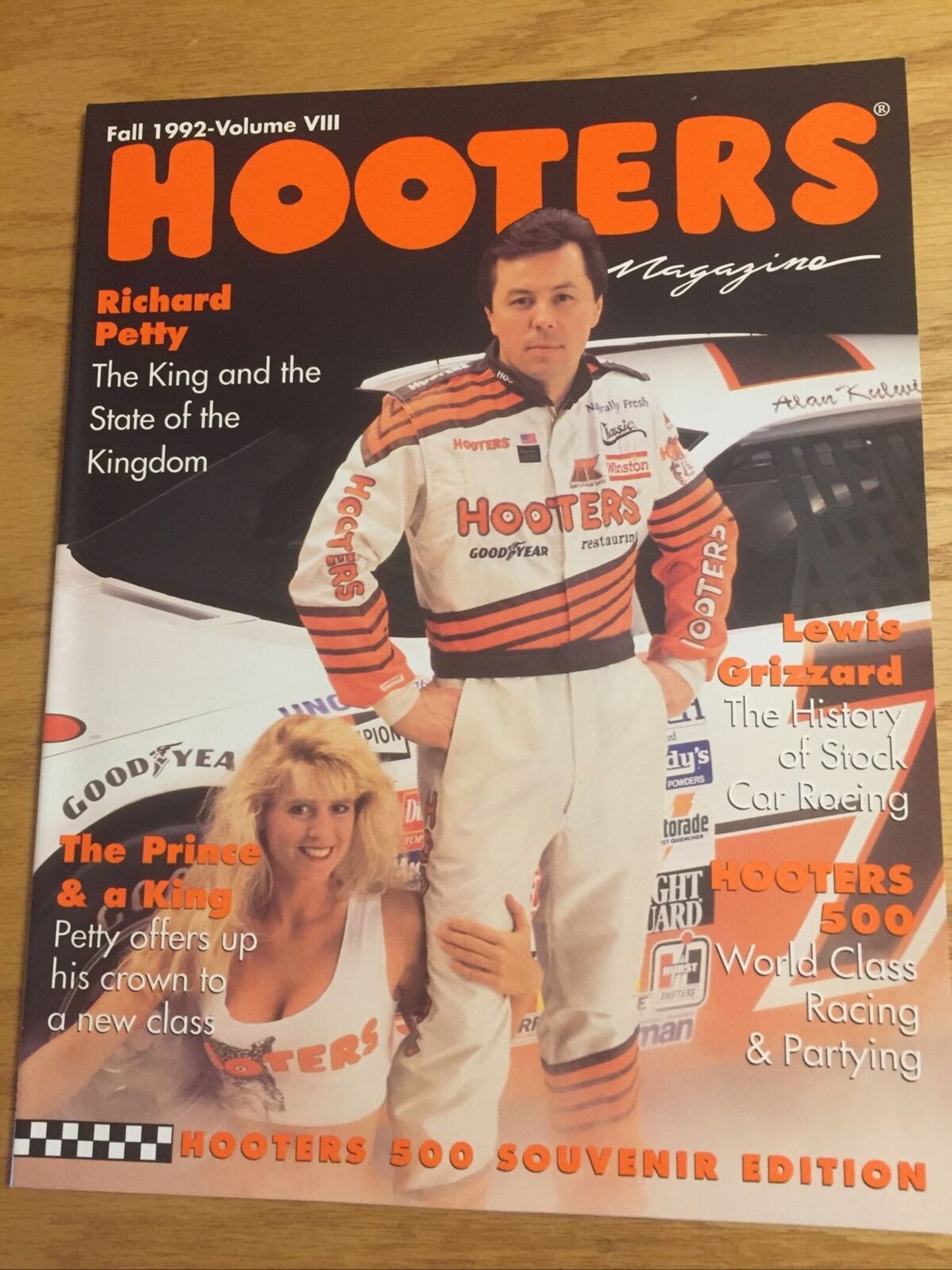 Fall 1992Volume VIII HOOTER'S Magazine HOOTER'S 500 Etsy