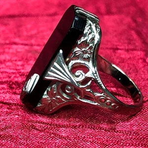 Art Deco Onyx Ring White Gold