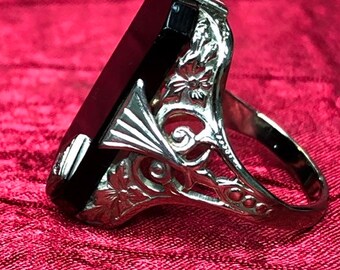 Art Deco Onyx Ring White Gold
