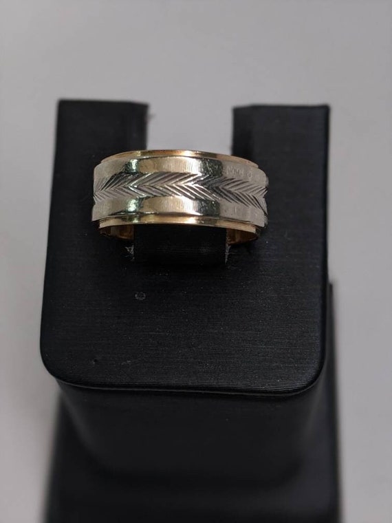 14kt Yellow Gold two toned wide  Vintage band