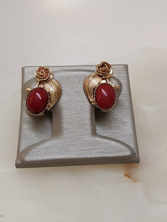 14kt Yellow Gold Coral earrings