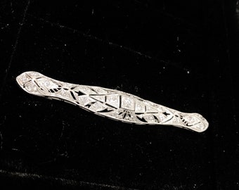 Art Deco Diamond Brooch 18K White Gold Filigree