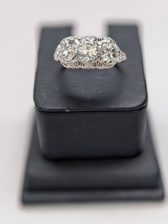 Art Deco platinum diamond ring