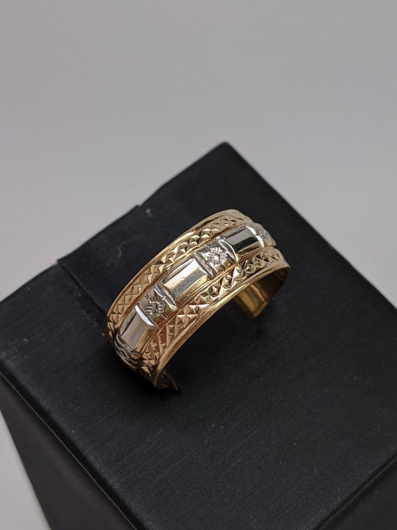 Vintage Two Tone Band