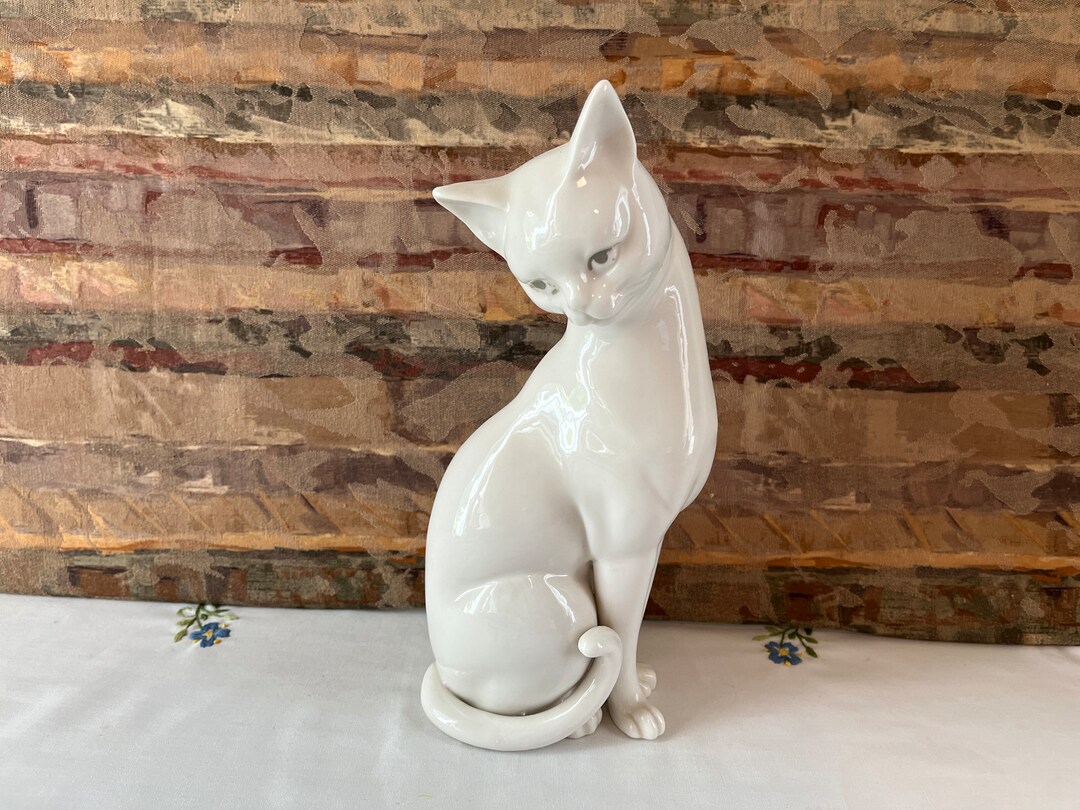 Vtg White Porcelain Cat Statue Figurine 10 Tall Etsy