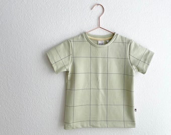 cooles T-Shirt in hellgrün mit minimalistischem Gridprint