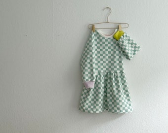 supercooles Checkerboard Kleid in lang- oder kurzarm