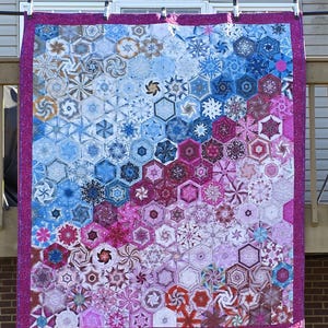 Hydrangea Hues Quilt – Handcrafted One Block Wonder Quilt (Full Size)