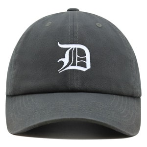 Gorra de béisbol de algodón bordada con la letra D en inglés antiguo, de primera calidad, con el alfabeto inglés