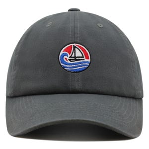 Cappello da papà con logo ricamato a forma di onda di una barca a vela - Cappellino da baseball in cotone