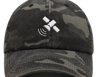 Gorra de béisbol bordada de algodón con silueta de satélite