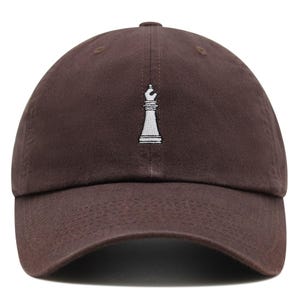 Gorra de béisbol de algodón con pieza de ajedrez bordada de alfil