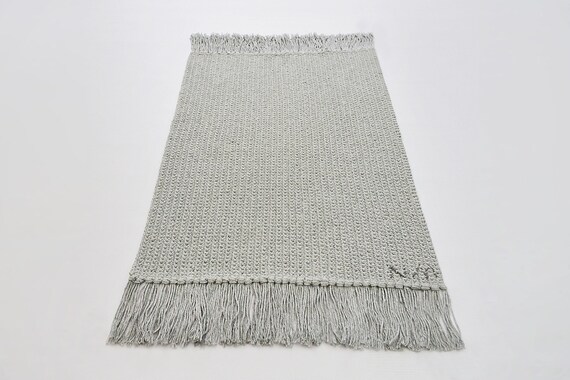 small bath rug