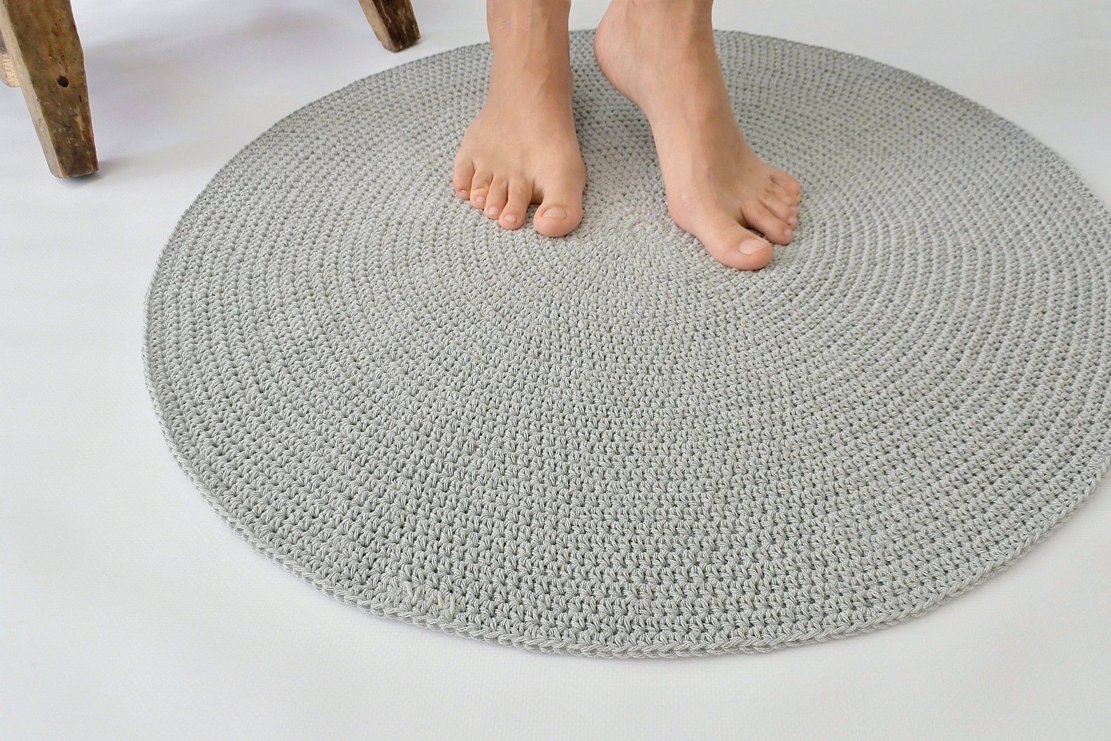 Beige 2 ft thin round natural bath rug Washable circle
