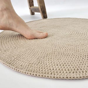 Small round bath mat discount