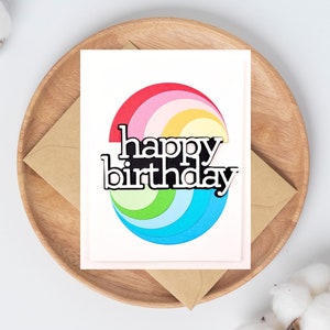 Carte arc-en-ciel de joyeux anniversaire, carte arc-en-ciel lumineuse et gaie