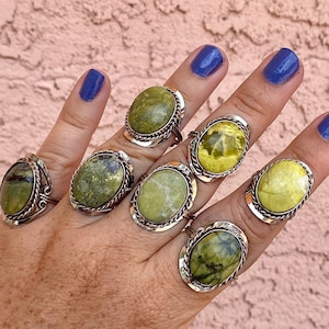 SERPENTINE adjustable round stone ring ~ peruvian stone ring ~ serpentine stone ~ bohemian gemstone ~ gift for her ~ authentic stone