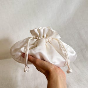 Vit satin brudväska | Bröllopskuvertväska | Handgjord brudväska