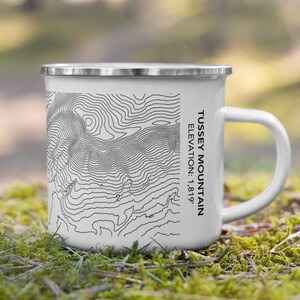 Tussey Mountain Tasse Elevation Topographie Karte | Tussey Ski Mountain Camping Becher für Skifahrer und Snowboarder State College Netzteil Penn State Ski