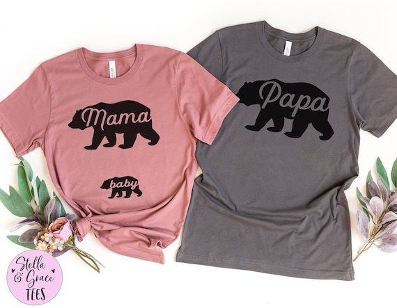 Camisetas de anuncio de embarazo a juego de mama papa y oso camisetas de revelacion de embarazo para mama y papa camiseta de revelacion de bebe para padres primerizos Etsy Espana