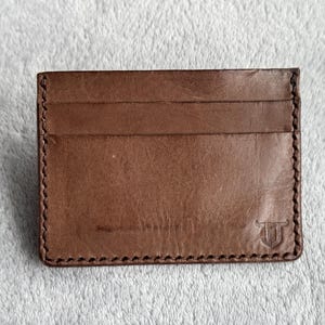 Elegante tarjetero de piel con 4 bolsillos y ranura para billetes - Listo para enviar - Hecho a mano - Curtido vegetal suave - Piel de vacuno - Marrón