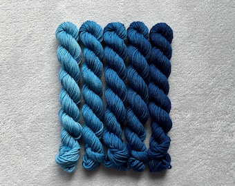 Azul océano / Mini madeja con degradado / Hilo teñido a mano - Merino superlavado - 10 g o 20 g - Degradado