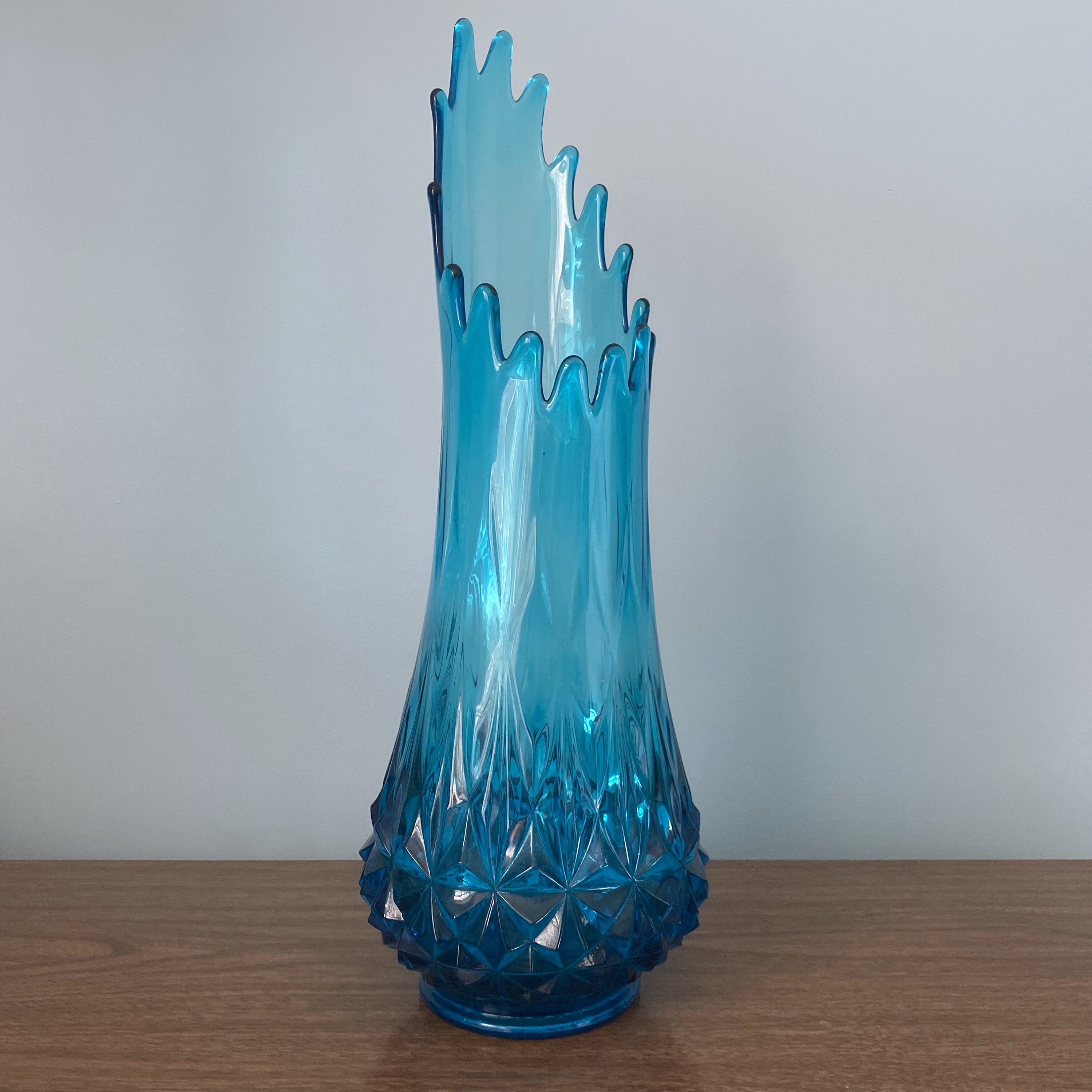 Midcentury L.E. Smith 20 Blue Diamond Butt Swung Glass Vase Etsy