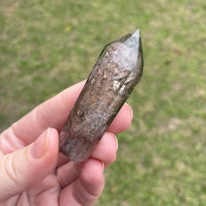 Scenic Phantom Garden Quartz Point / Crystal Lodolite Generator / Clear Green Gemstone stone point