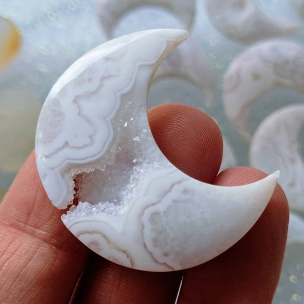 White Lace Agate Crescent Moon: Druzy Crystal Carving
