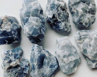 Piedra de calcita azul en bruto: cristal para el chakra del tercer ojo, decoración de altar
