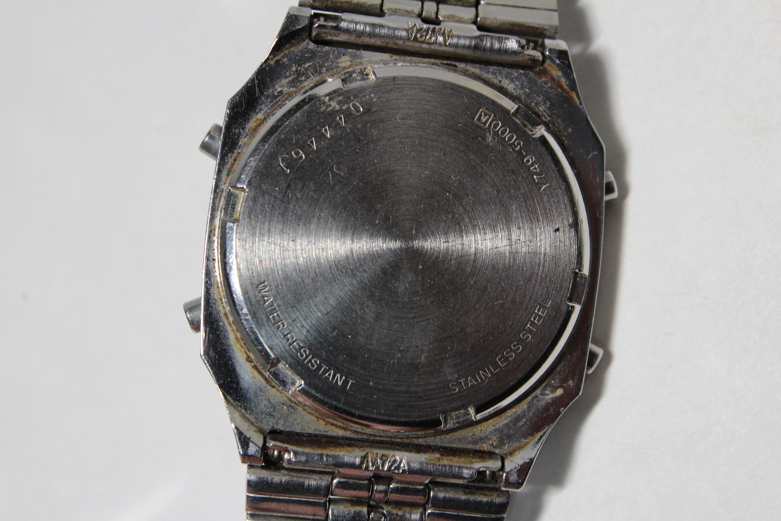 SEIKO ALBA Alarm Chronograph Y749-5000 Digital Vintage Watch Japan