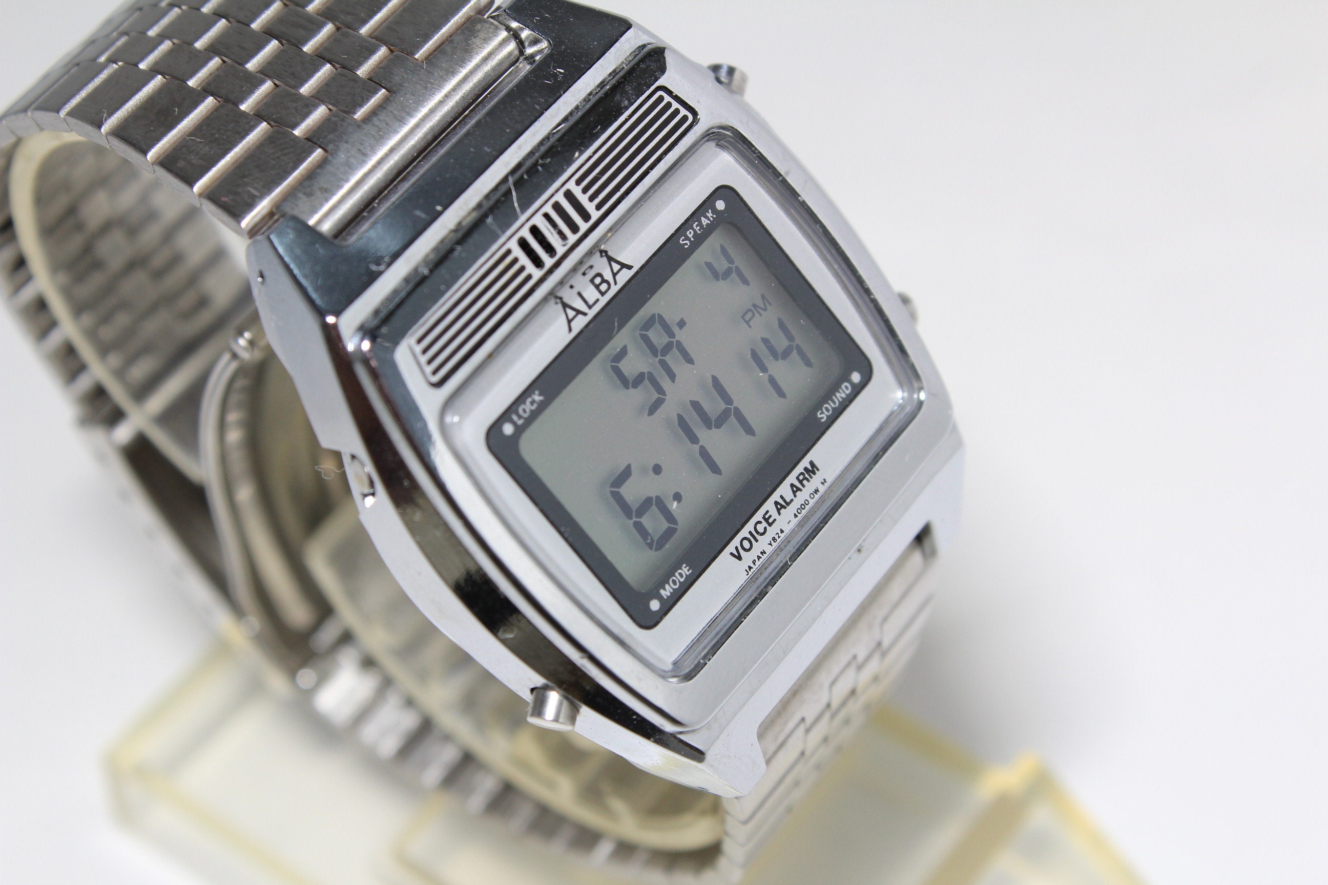 SEIKO ALBA Voice Alarm Y824-4000 Digital Vintage Watch Japan SEIKO ALBA Voice Alarm Y824-4000 Digital Vintage Watch Japan