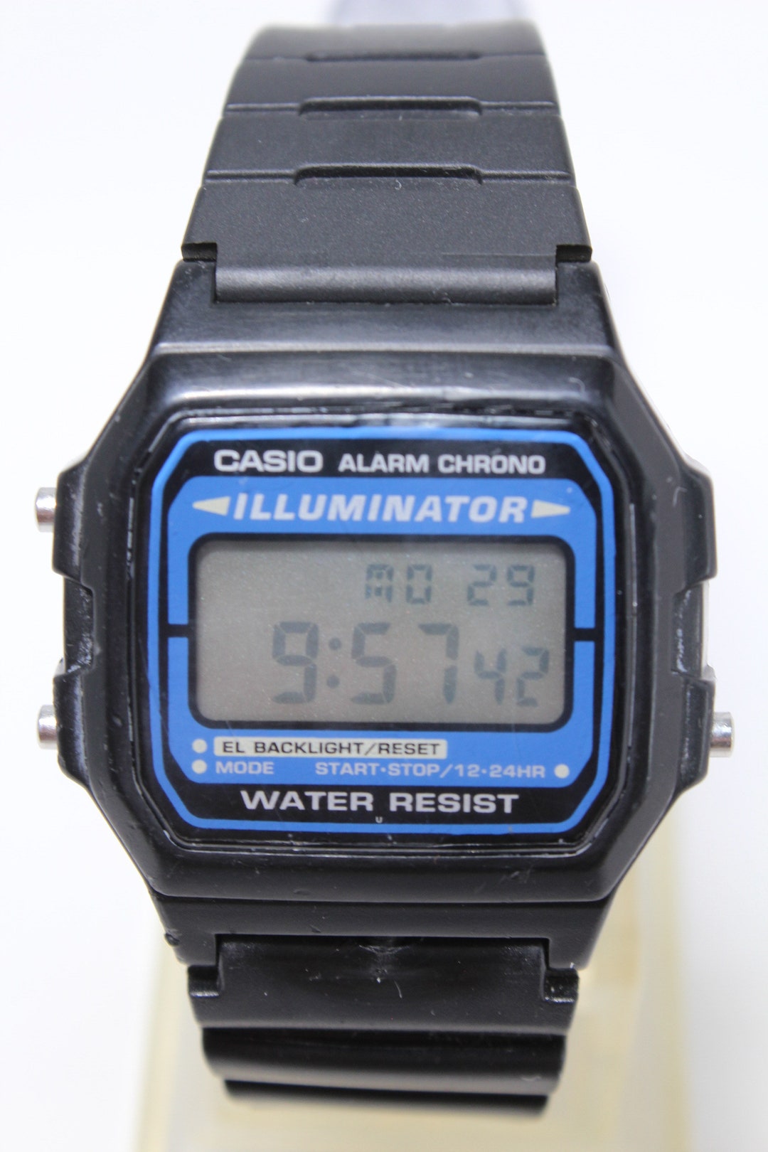 Casio F-105 Digital Vintage Watch - Etsy