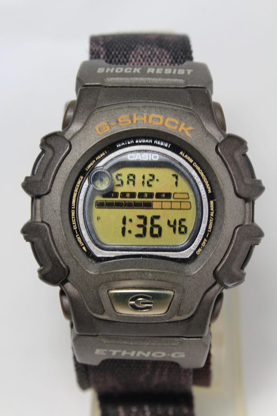 CASIO G-SHOCK DW8200 DW004 2 台まとめて売る Casio G-Shock Frogman  