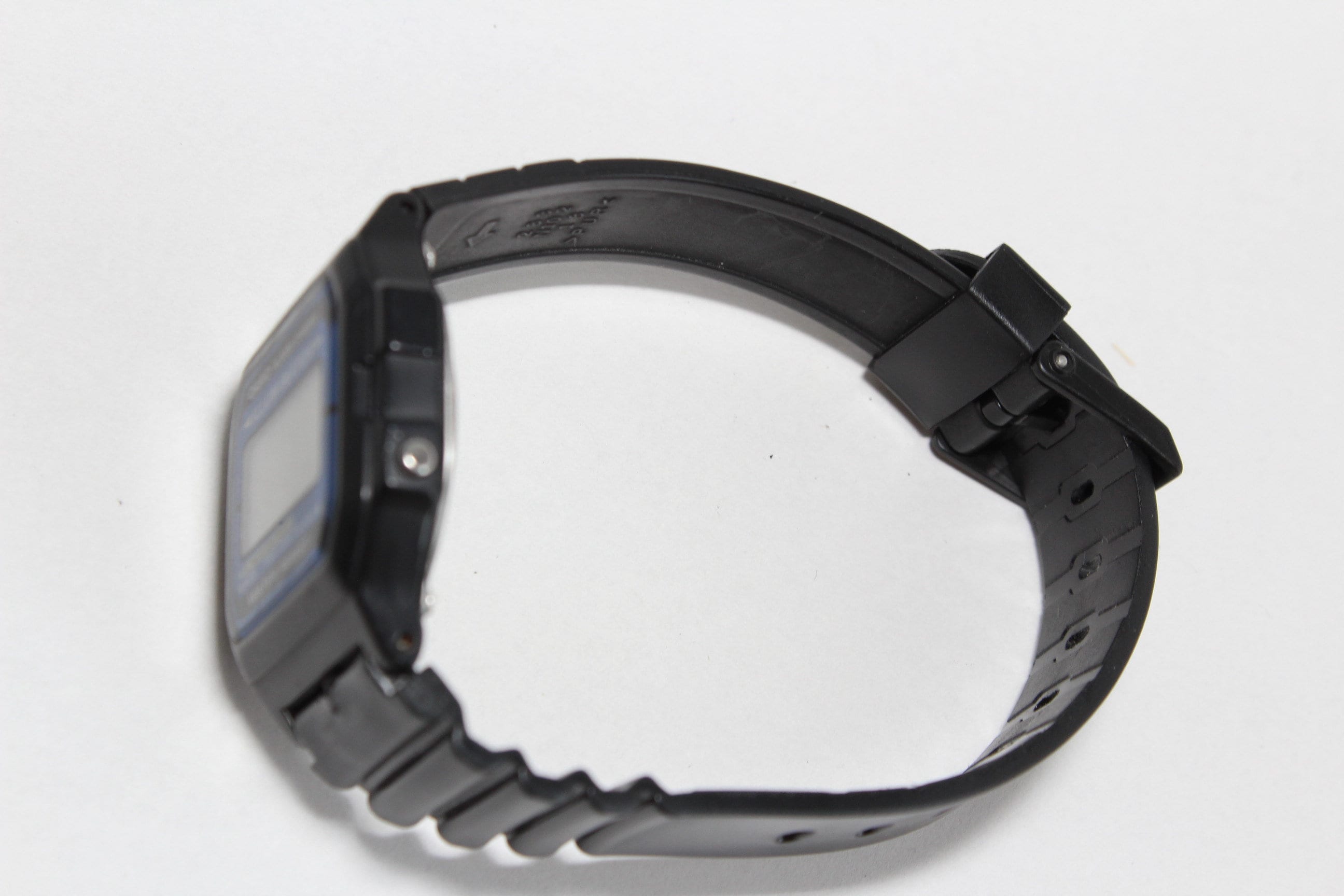 Casio F-105 Digital Vintage Watch - Etsy