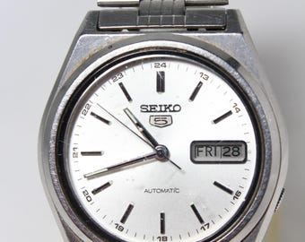 SEIKO 5 7009-8761 analog vintage automatic watch